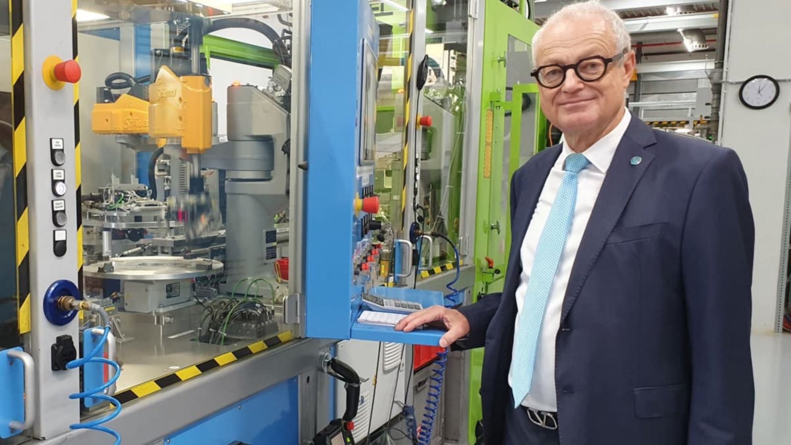 Harald Marquardt in der Produktion des FamilienunternehmensSchiermeyer