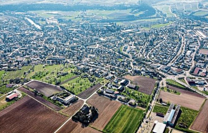 Benjamin Nothwang aus Kleinglattbach präsentiert Vaihingen von oben.