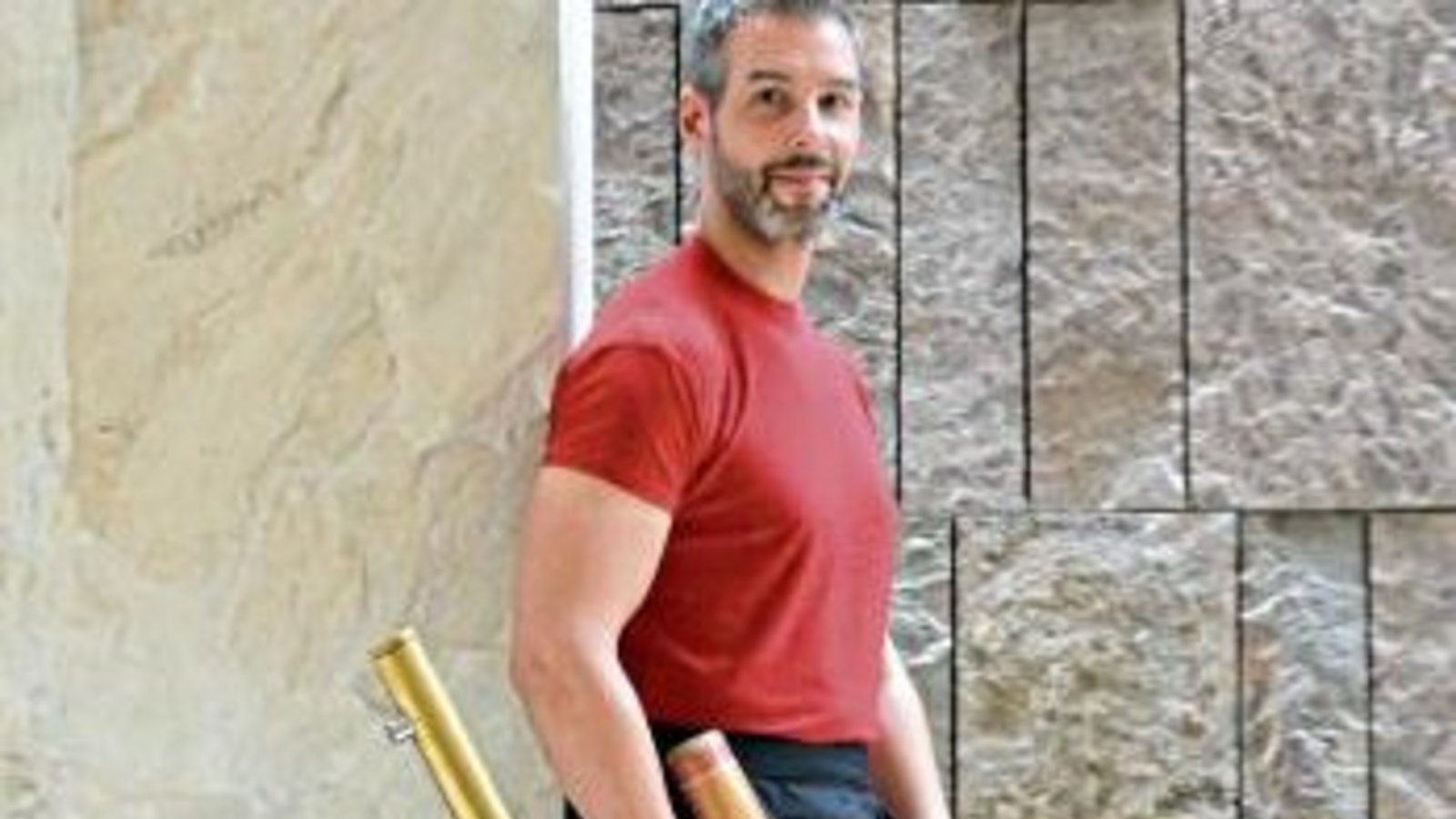 Ilja Sibbor und sein Didgeridoo.  Foto: p