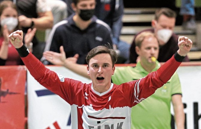 Werden Jacob Jungclaussen und die Erstligafaustballer des TV Vaihingen auch beim TV Käfertal Grund zum Jubeln haben? Foto: Küppers