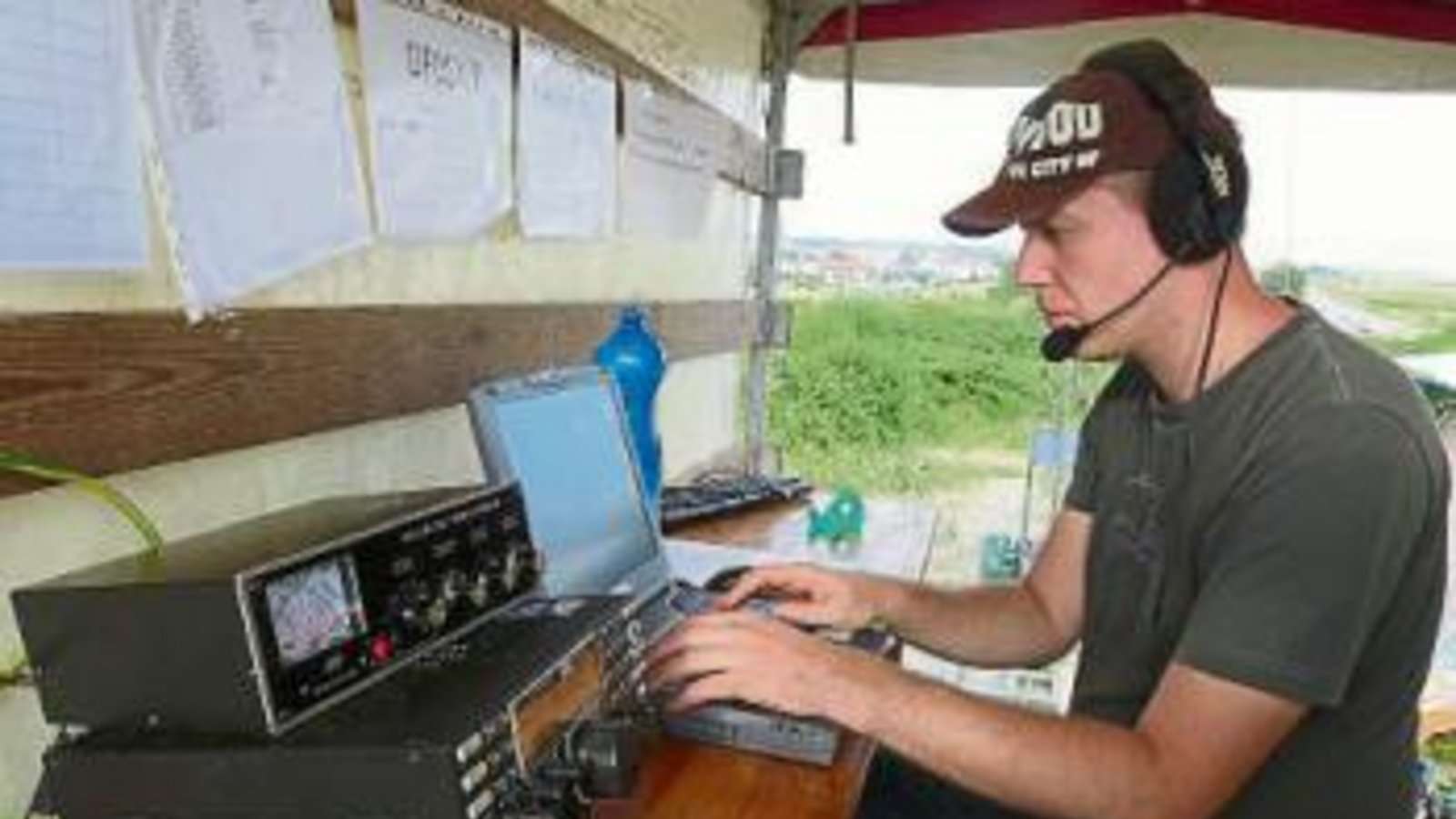 Thomas Majer beim UKW-Wettbewerb auf dem Sachsenheimer „Radarhügel“. Foto: p