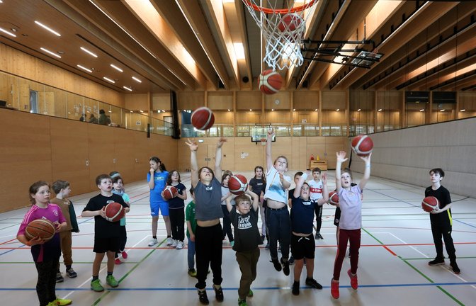 Wer trifft den Korb? Am Mittwoch steht unter anderem Basketball auf dem Programm. <span class='image-autor'>Fotos: Küppers</span>