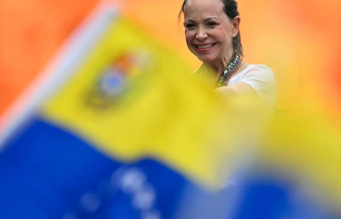 Die führende venezolanische Oppositionspolitikerin und Friedensnobelpreisträgerin María Corina Machado ist laut eigenen Angaben zurück in ihrem Heimatland. (Archivbild)<span class='image-autor'>MARTIN BERNETTI/AFP</span>