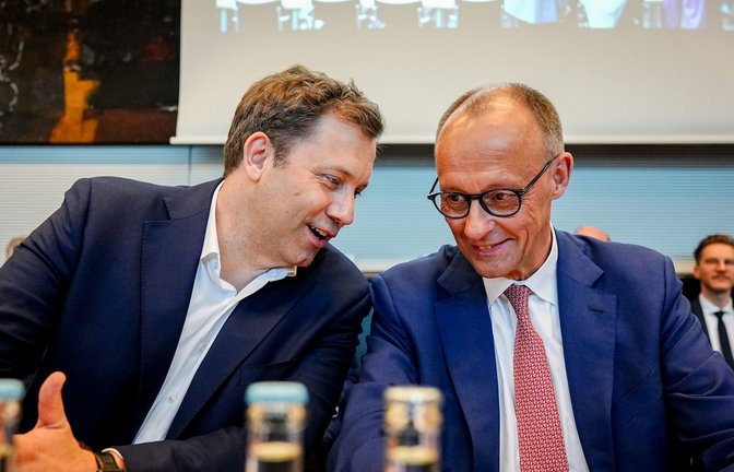 Aufeinander angewiesen: Lars Klingbeil und Friedrich Merz.<span class='image-autor'>Foto: Kay Nietfeld/dpa</span>