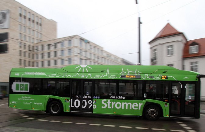 Noch „stromert“ es nicht überall im Land so wie hier auf der Linie 27 in Freiburg.<span class='image-autor'>Foto: imago images/Ralph Peters/Ralph Peters via www.imago-images.de</span>