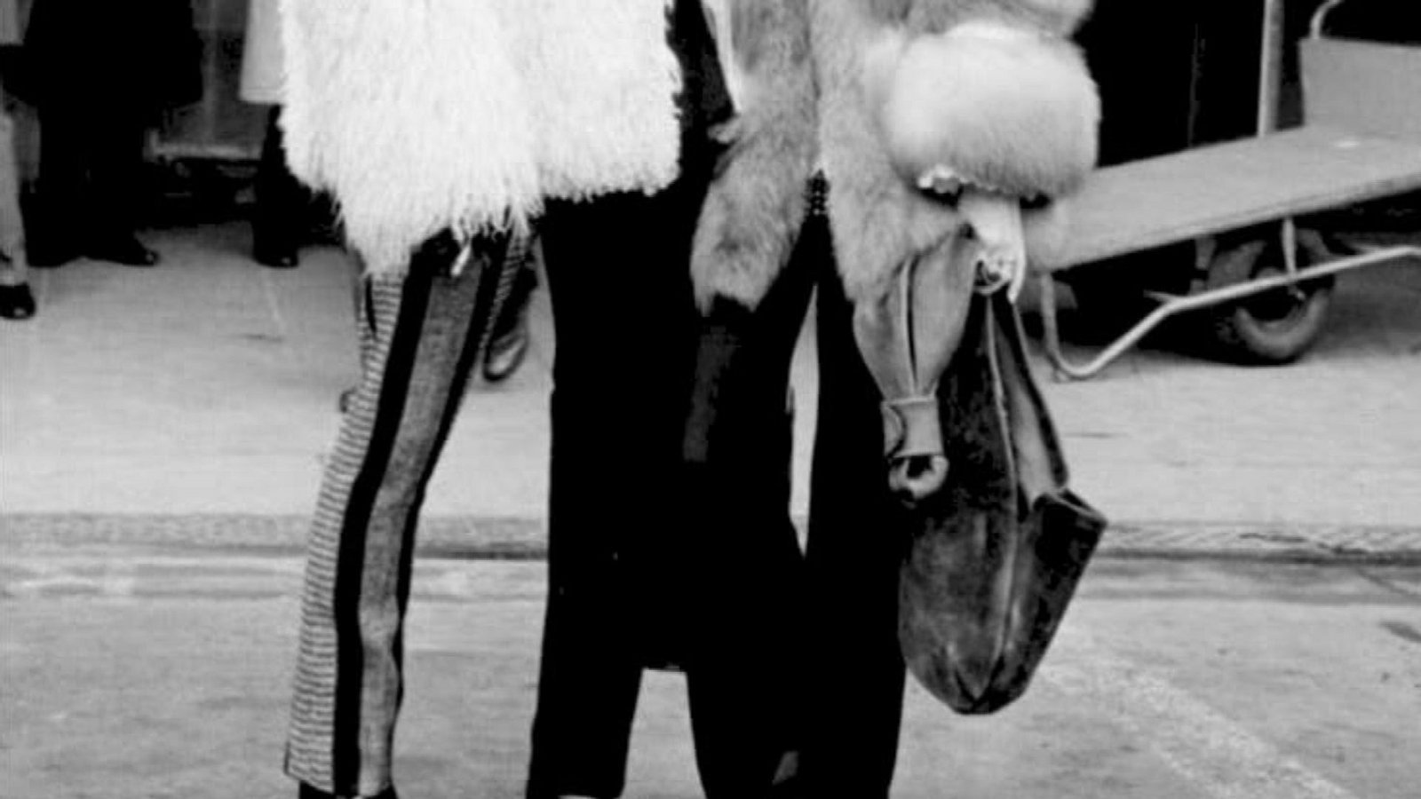 Unter dem Namen Sonny & Cher gelang dem Ehepaar mit "I Got You, Babe" ein Welthit. (Archivbild)Foto: picture alliance / dpa Unter dem Namen Sonny & Cher gelang dem Ehepaar mit "I Got You, Babe" ein Welthit. (Archivbild)Foto: picture alliance / dpa