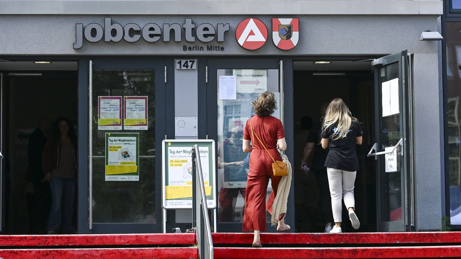 Welche Mittel hat das Jobcenter, wenn Bürgergeldempfänger sich verweigern?Foto: Jens Kalaene/dpa Welche Mittel hat das Jobcenter, wenn Bürgergeldempfänger sich verweigern?Foto: Jens Kalaene/dpa