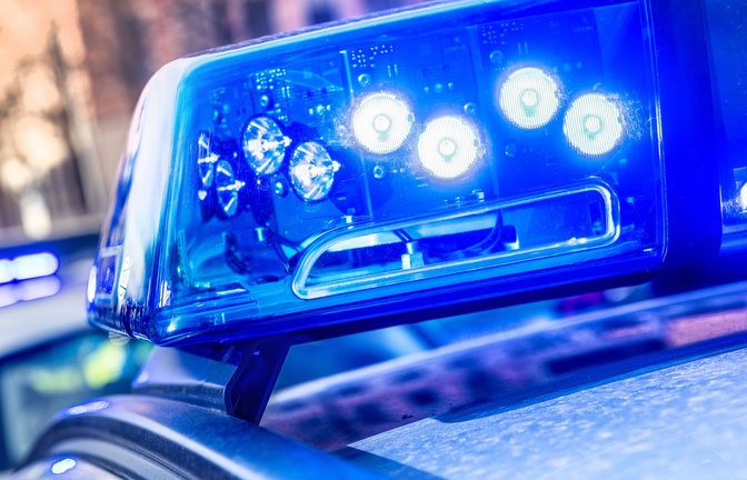 Beim Überfahren der Verkehrsschilder entstand  ein kleiner Schaden am Regionalzug (Symbolfoto).<span class='image-autor'>Foto: IMAGO/Wolfgang Maria Weber/IMAGO</span>