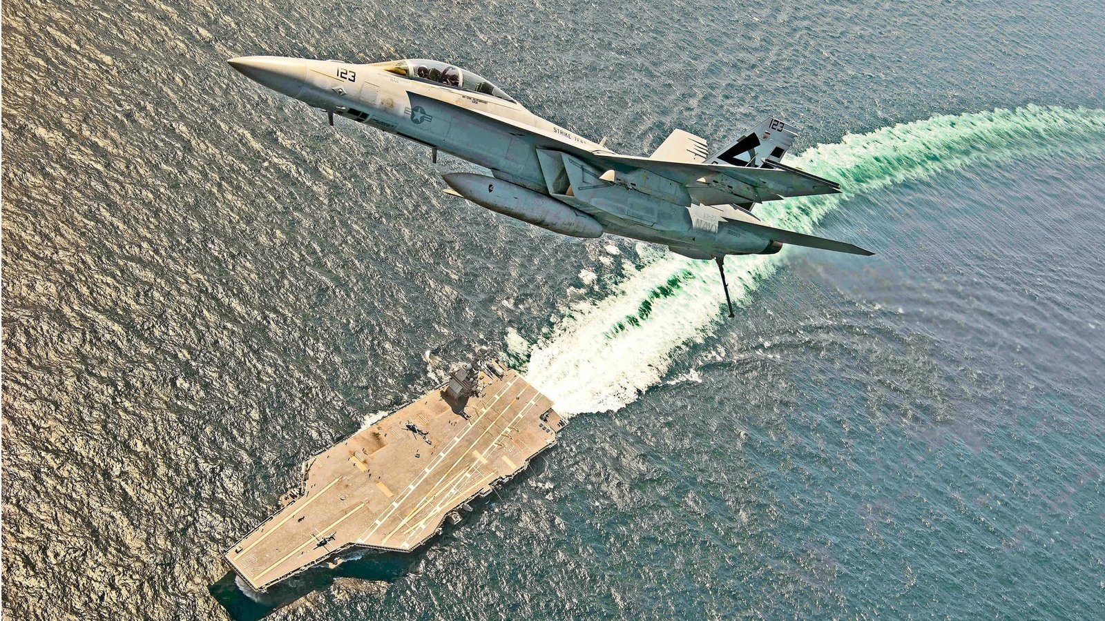 Auf der „USS Gerald R. Ford“ finden 75 Kampfflugzeuge Platz.Foto: imago//Erik Hildebrandt Auf der „USS Gerald R. Ford“ finden 75 Kampfflugzeuge Platz.Foto: imago//Erik Hildebrandt