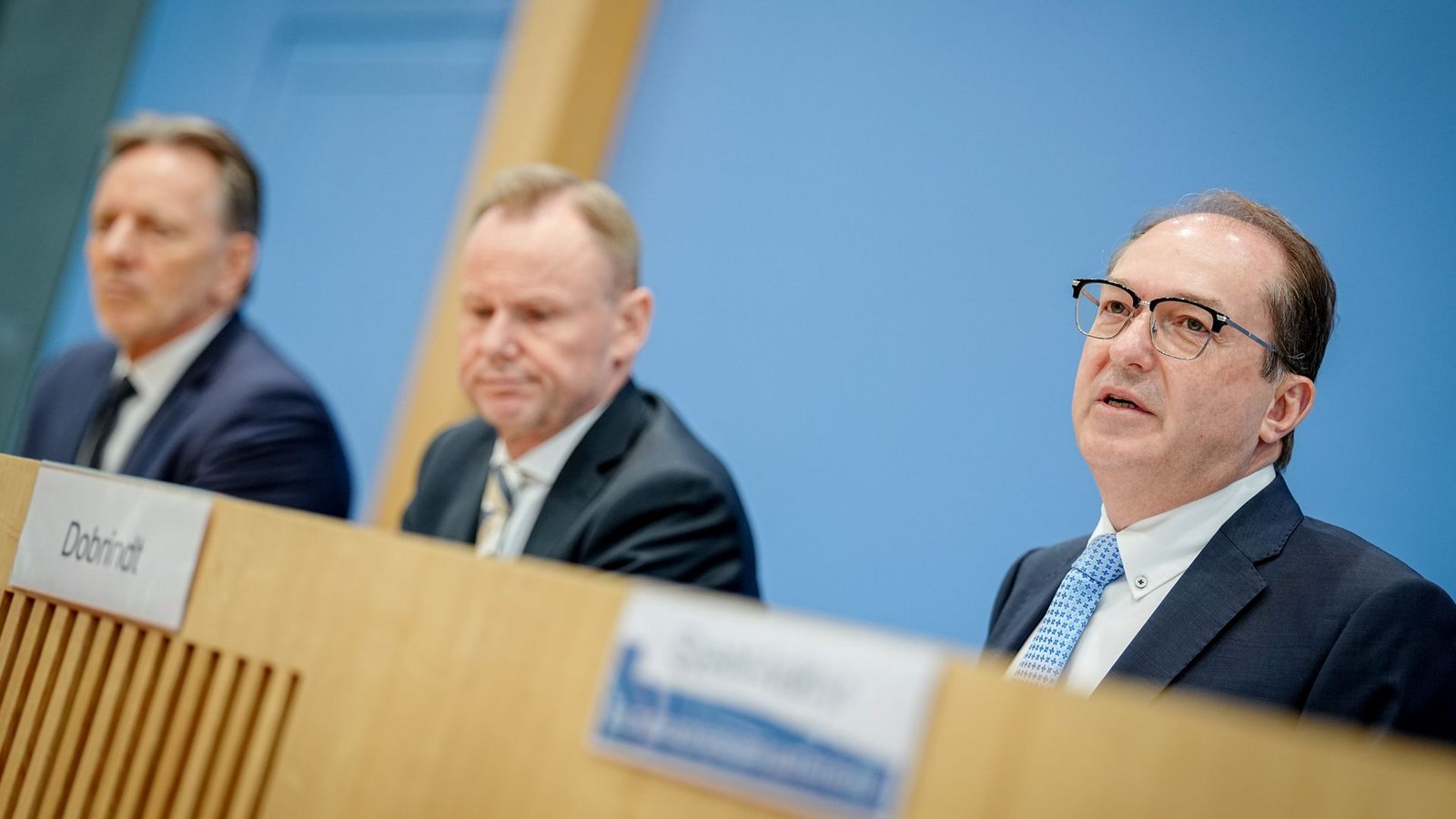 Vorsitzender der Innenministerkonferenz von Bund und Ländern ist aktuell Hamburgs Innensenator, Andy Grote (M). (Archivbild)Foto: Kay Nietfeld/dpa Vorsitzender der Innenministerkonferenz von Bund und Ländern ist aktuell Hamburgs Innensenator, Andy Grote (M). (Archivbild)Foto: Kay Nietfeld/dpa