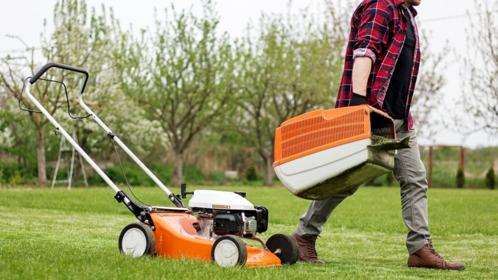 Darf man am 1. Mai im Garten arbeiten?Foto: Andrii Medvediuk / shutterstock.com Darf man am 1. Mai im Garten arbeiten?Foto: Andrii Medvediuk / shutterstock.com