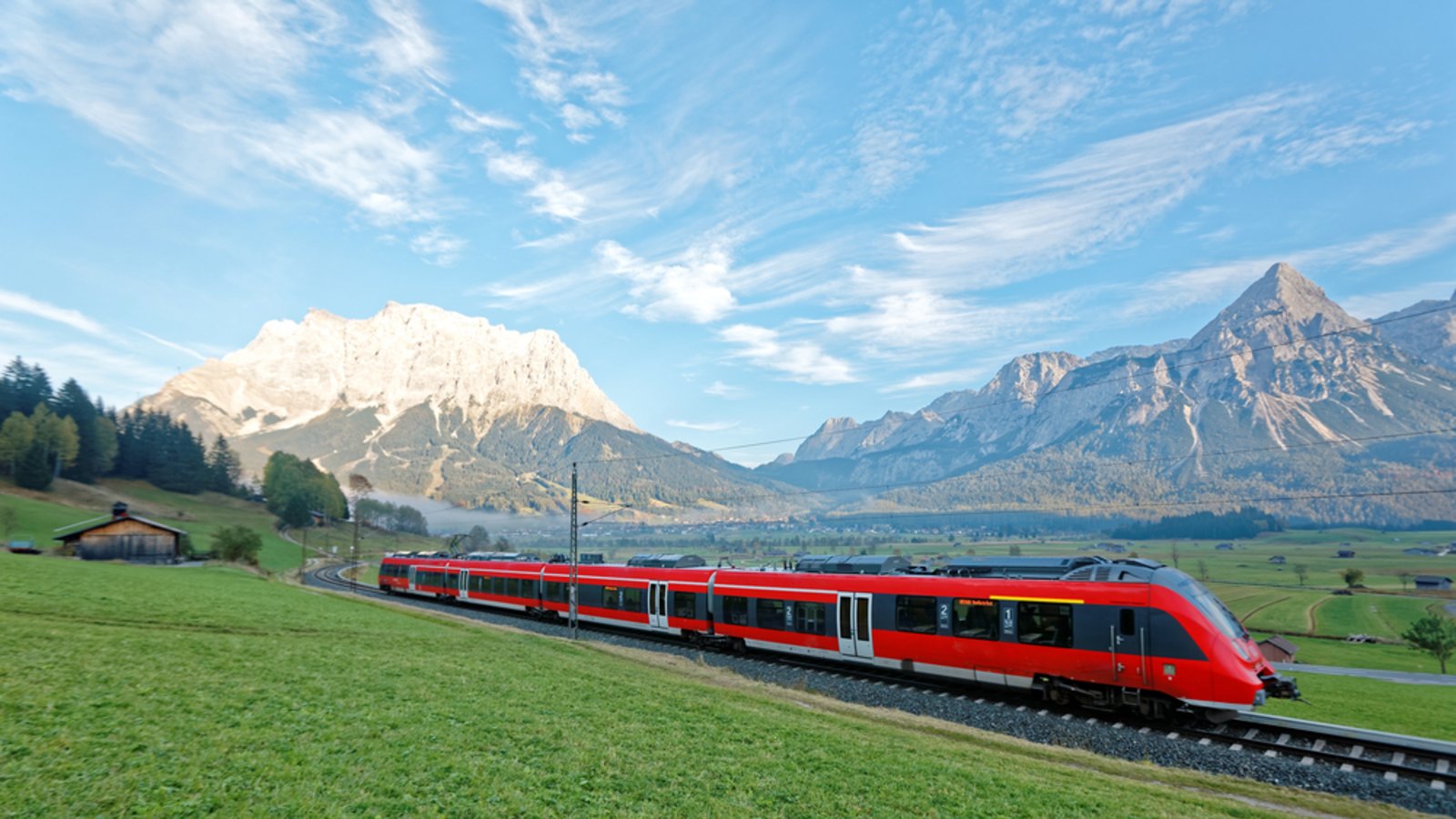 Mit dem Deutschlandticket nach Österreich.Foto: CHEN MIN CHUN / shutterstock.com Mit dem Deutschlandticket nach Österreich.Foto: CHEN MIN CHUN / shutterstock.com