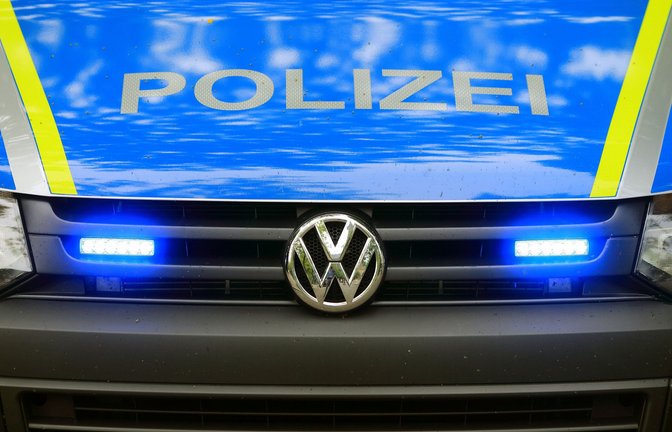 Die Polizei sucht Zeugen. (Symbolbild)<span class='image-autor'>Foto: dpa/Jens Wolf</span>
