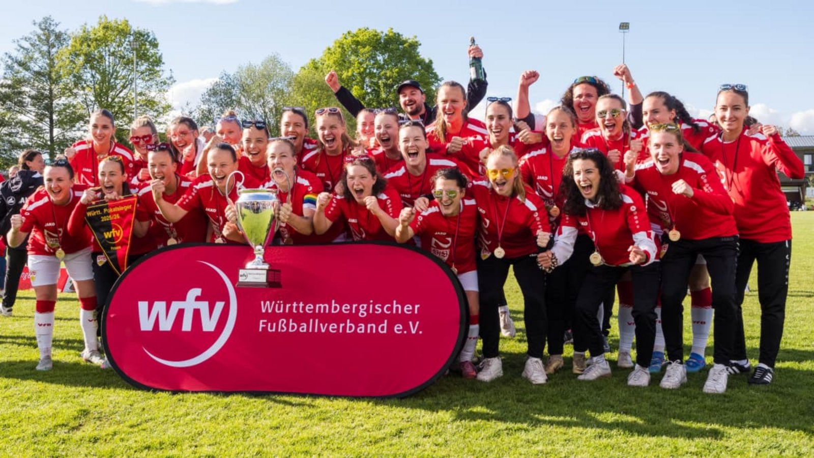 Die Frauen des VfB Stuttgart II feierten in dieser Saison das Double aus Verbandsliga-Meisterschaft und WFV-Pokalsieg.Eibner/Schwering Die Frauen des VfB Stuttgart II feierten in dieser Saison das Double aus Verbandsliga-Meisterschaft und WFV-Pokalsieg.Eibner/Schwering
