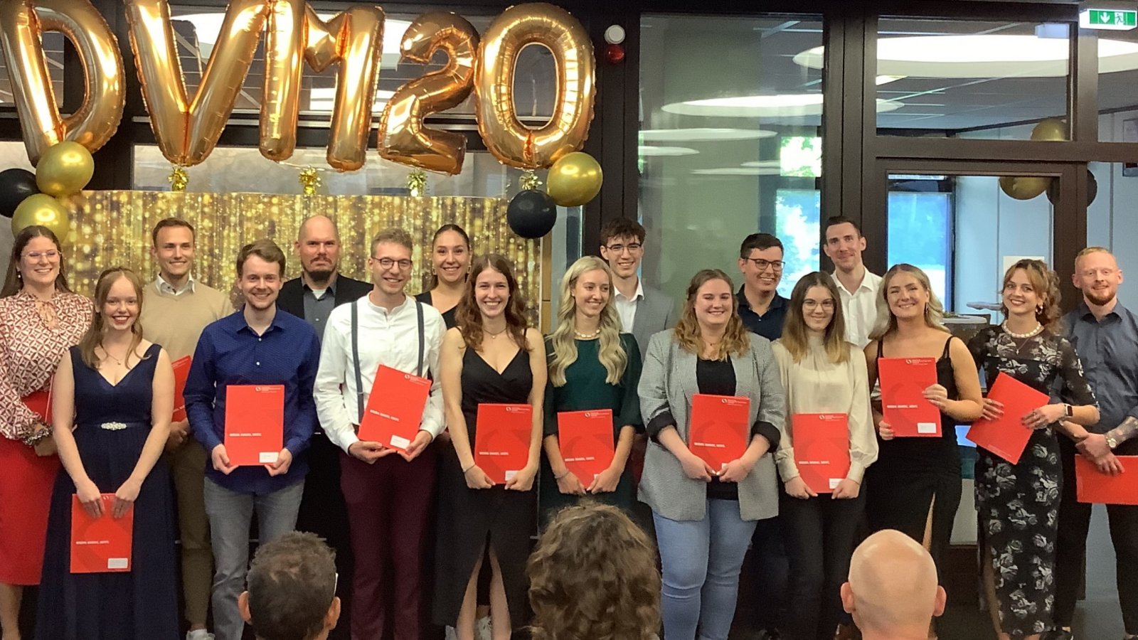 Ihr Fachwissen wird dringend gebraucht: die ersten Absolventen des neuen Studienganges Digitales Verwaltungsmanagement.  Foto: p