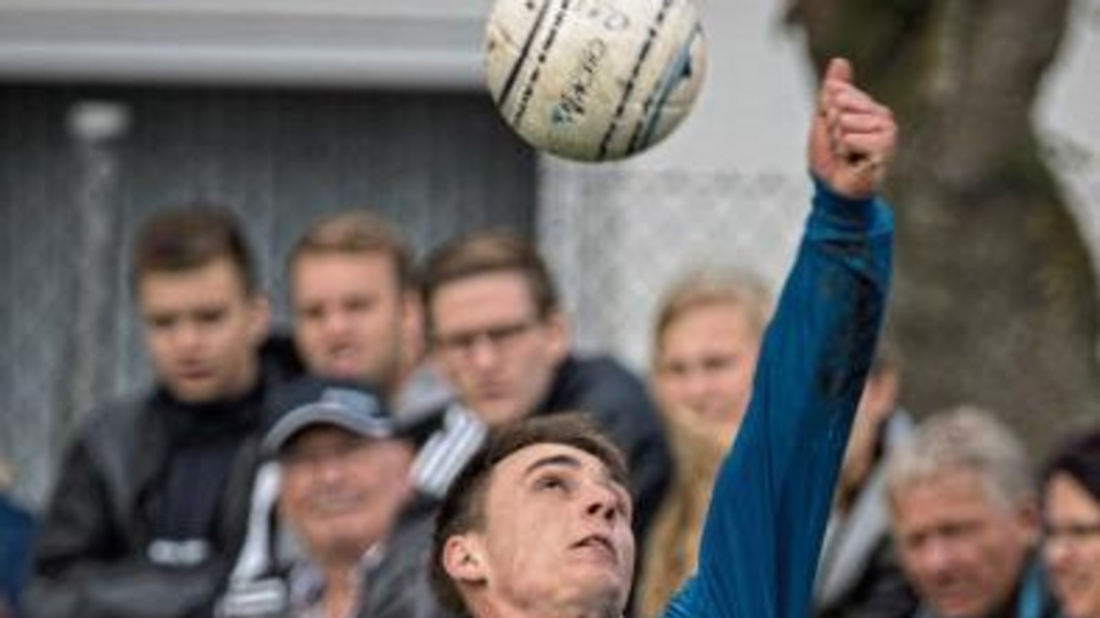 Jaro Jungclaussen kämpft mit dem TV Schweinfurt-Oberndorf zunächst um den Einzug ins Halbfinale. Foto: Archiv/DFBL/Schönwandt Jaro Jungclaussen kämpft mit dem TV Schweinfurt-Oberndorf zunächst um den Einzug ins Halbfinale. Foto: Archiv/DFBL/Schönwandt