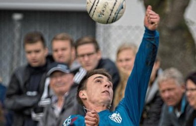 Jaro Jungclaussen kämpft mit dem TV Schweinfurt-Oberndorf zunächst um den Einzug ins Halbfinale.  Foto: Archiv/DFBL/Schönwandt