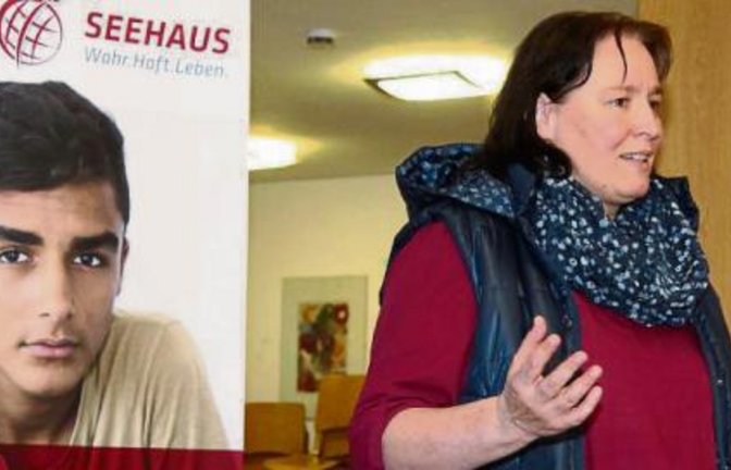Birgit Wagner von der Jugendhilfeeinrichtung Seehaus in Leonberg berichtet.  Foto: Gergen