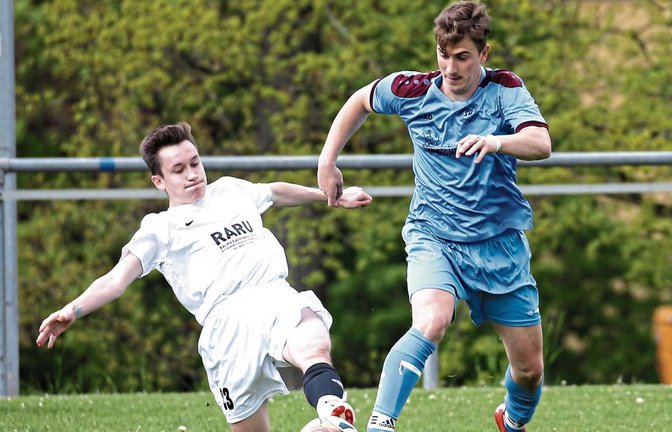 Auf den SV Illingen (rechts Joschka Heugel) wartet am Sonntag mit dem TSV Nussdorf eine schwere Aufgabe – zumal im Hardtwäldle. Foto: Küppers