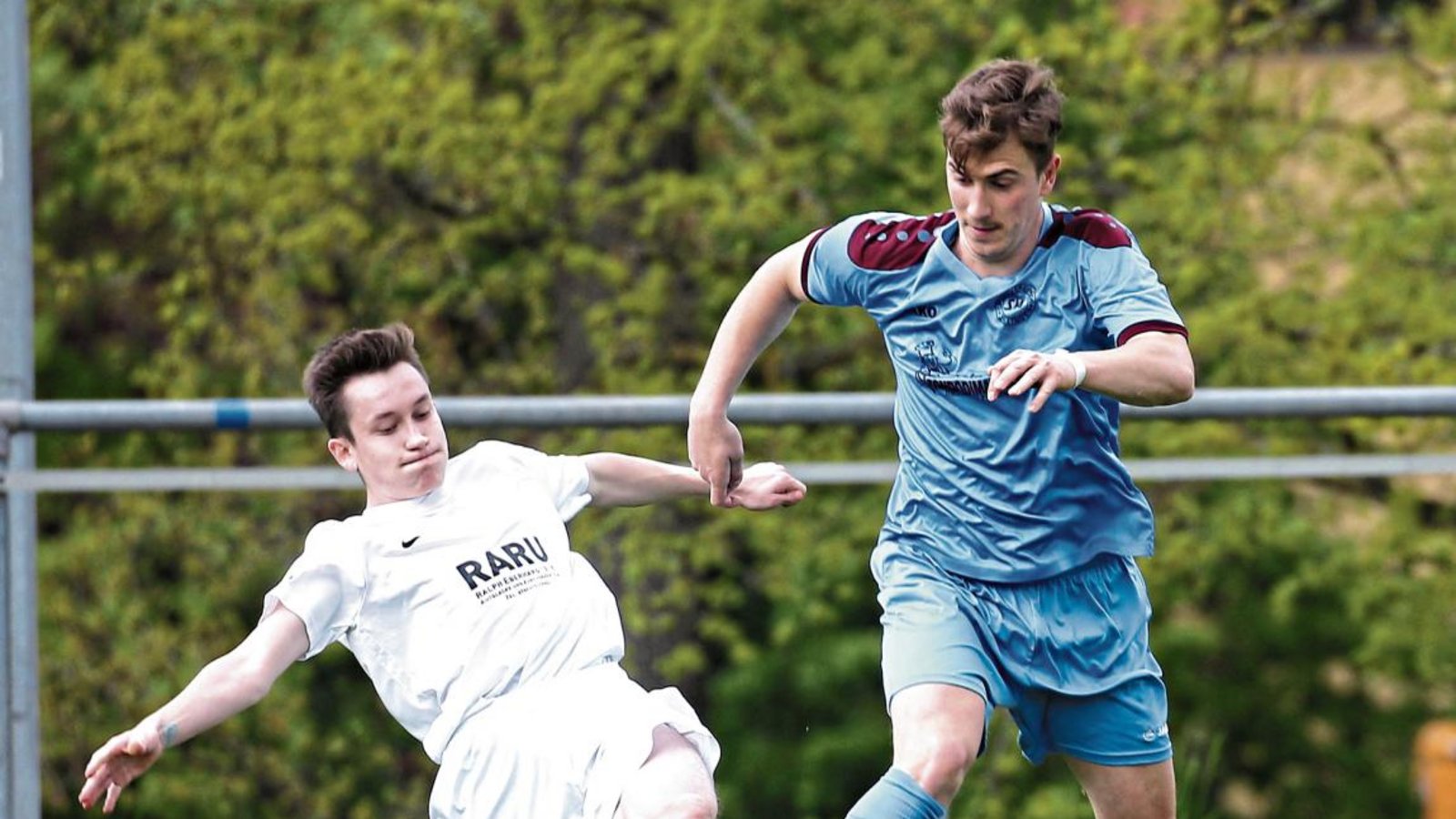 Auf den SV Illingen (rechts Joschka Heugel) wartet am Sonntag mit dem TSV Nussdorf eine schwere Aufgabe – zumal im Hardtwäldle. Foto: Küppers Auf den SV Illingen (rechts Joschka Heugel) wartet am Sonntag mit dem TSV Nussdorf eine schwere Aufgabe – zumal im Hardtwäldle. Foto: Küppers