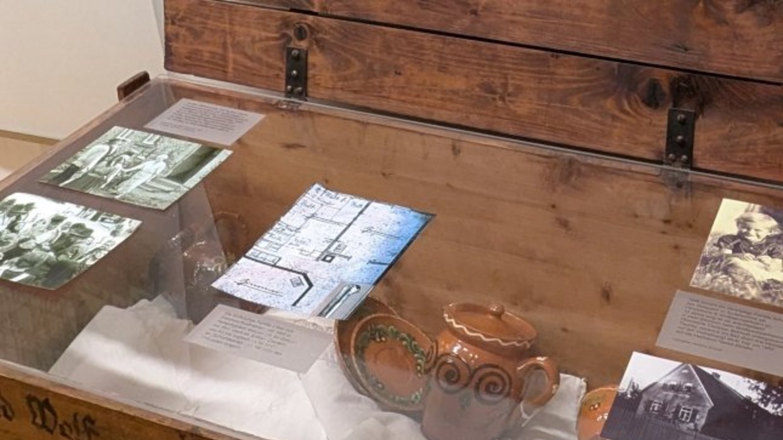 Im Stadtmuseum zeugen Ausstellungsobjekte von Geflüchteten, die in Sachsenheim eine neue Heimat fanden. Foto: p Im Stadtmuseum zeugen Ausstellungsobjekte von Geflüchteten, die in Sachsenheim eine neue Heimat fanden. Foto: p