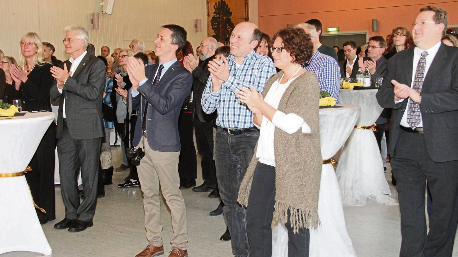Knapp 150 Gäste kommen zum Oberriexinger Neujahrsempfang, darunter auch wieder Einwohner aus der Partnergemeinde Ennery.  Fotos: Rostek