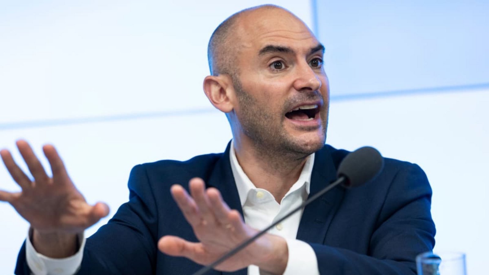 Finanzminister Danyal Bayaz (Grüne) hat von seinen Kabinettskollegen finanzielle Zurückhaltung gefordert - bislang mit mäßigem Erfolg.dpa Finanzminister Danyal Bayaz (Grüne) hat von seinen Kabinettskollegen finanzielle Zurückhaltung gefordert - bislang mit mäßigem Erfolg.dpa