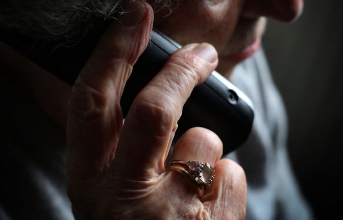 Schockanruf, Enkeltrick oder falsche Polizisten: Der Schaden aus solchen Delikten ist zuletzt deutlich gestiegen, wie die Polizeiliche Kriminalstatistik (PKS) zeigt.<span class='image-autor'>Karl-Josef Hildenbrand/dpa</span>