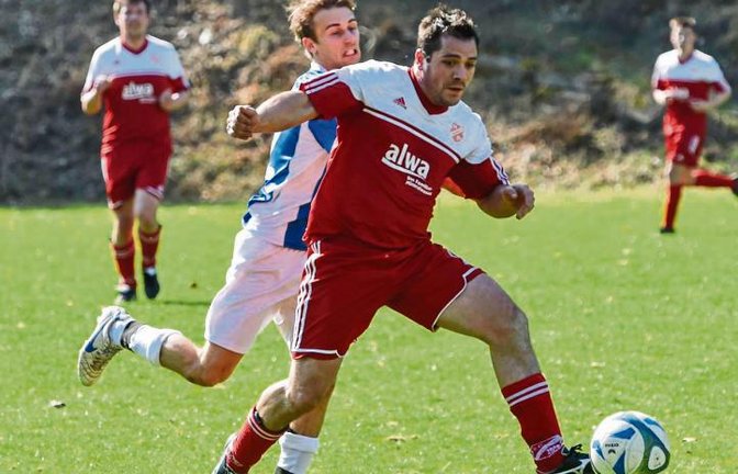 Tobias Hellwig (rechts) und die SGM Hohenhaslach/Freudental wollen beim TSV Wiernsheim wieder in die Erfolgsspur zurück.  Foto: Leitner