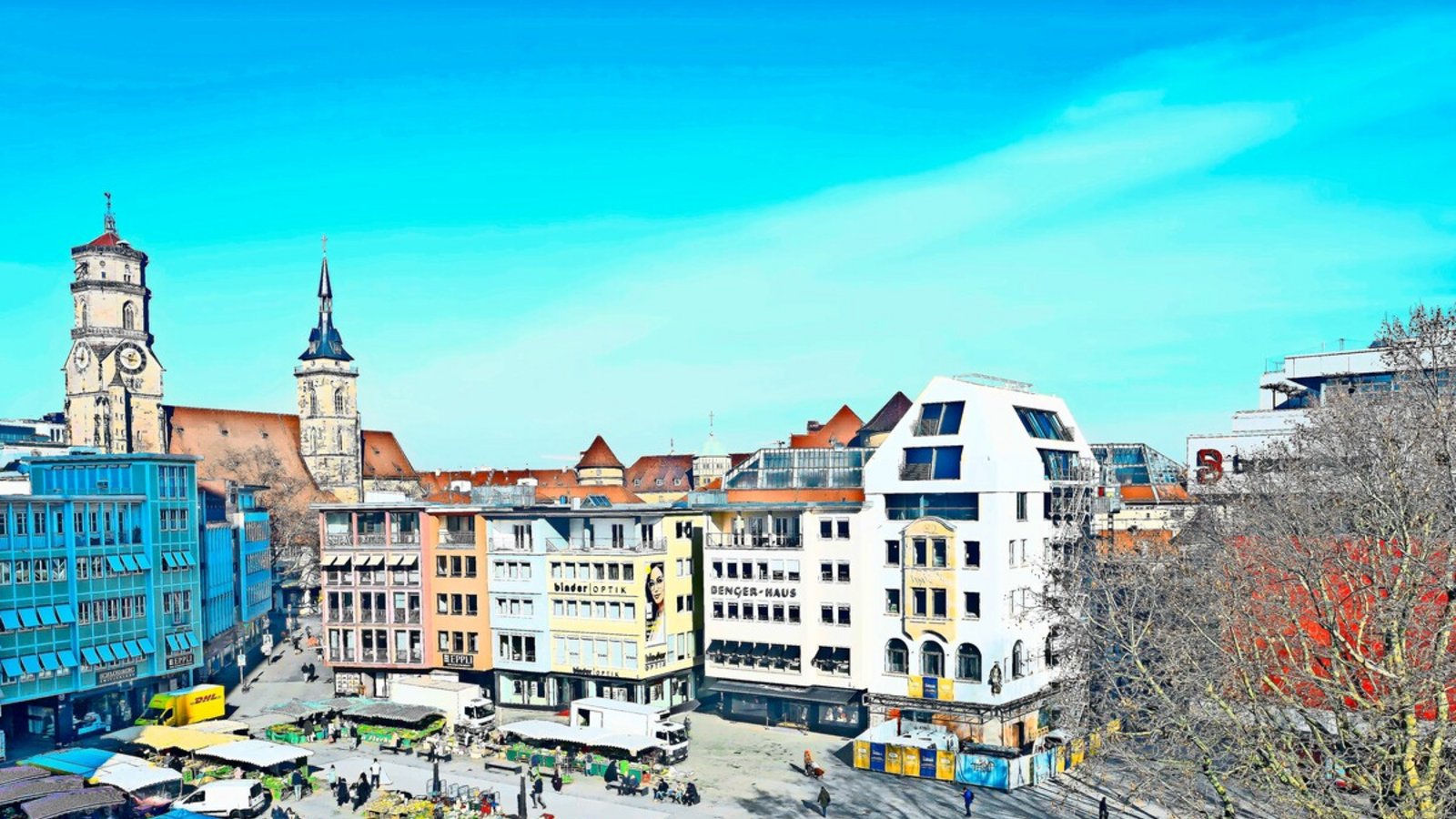 Der Stuttgarter Marktplatz mit einem Eckhaus, das hoch hinaus will, dahinter das gläserne Dach der beliebten Markthalle.Foto: Lichtgut/Max Kovalenko Der Stuttgarter Marktplatz mit einem Eckhaus, das hoch hinaus will, dahinter das gläserne Dach der beliebten Markthalle.Foto: Lichtgut/Max Kovalenko