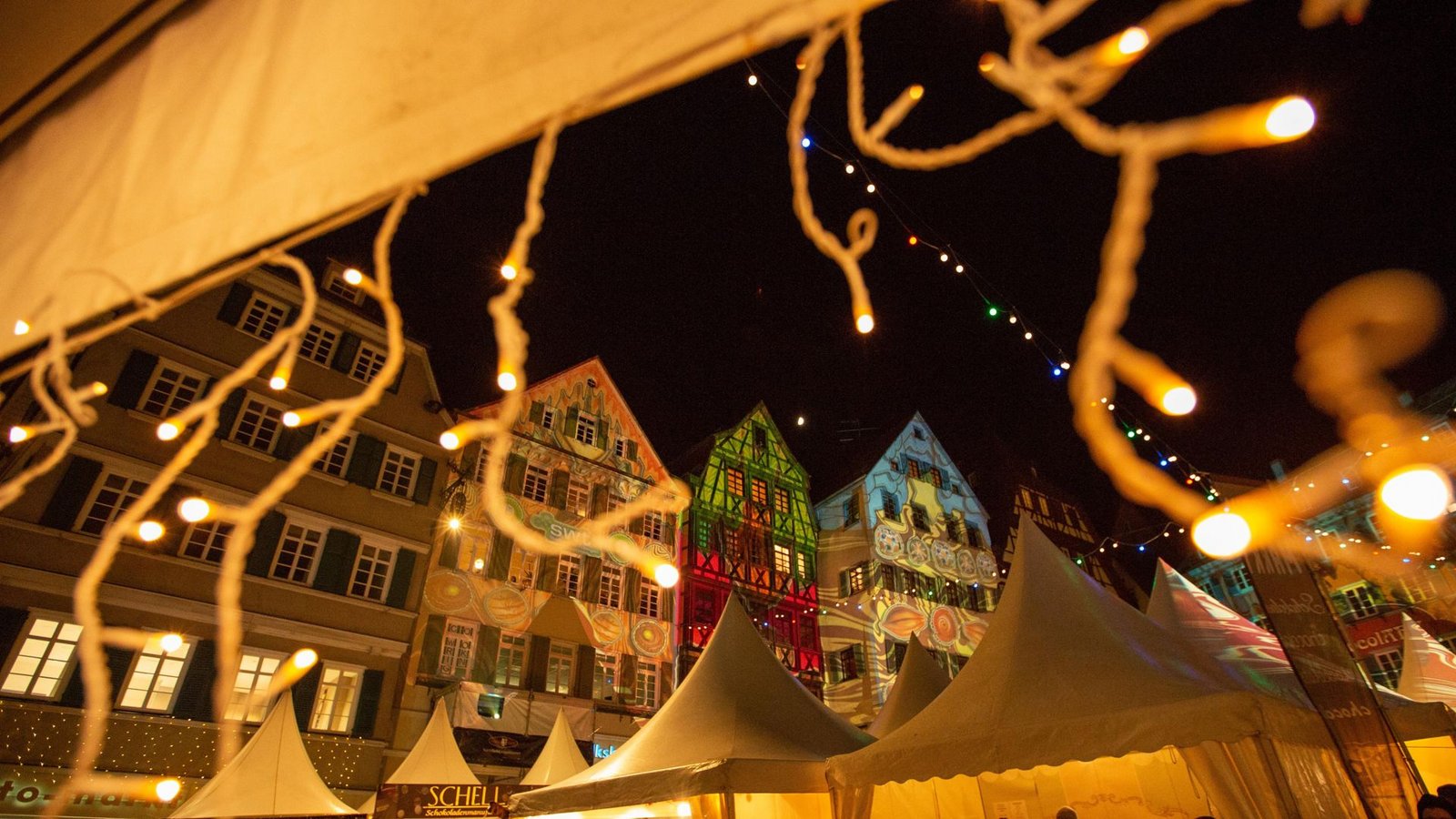 Die beleuchteten Fassaden sind ebenfalls ein Hingucker.Foto: imago images/Drofitsch/Eibner-Pressefoto