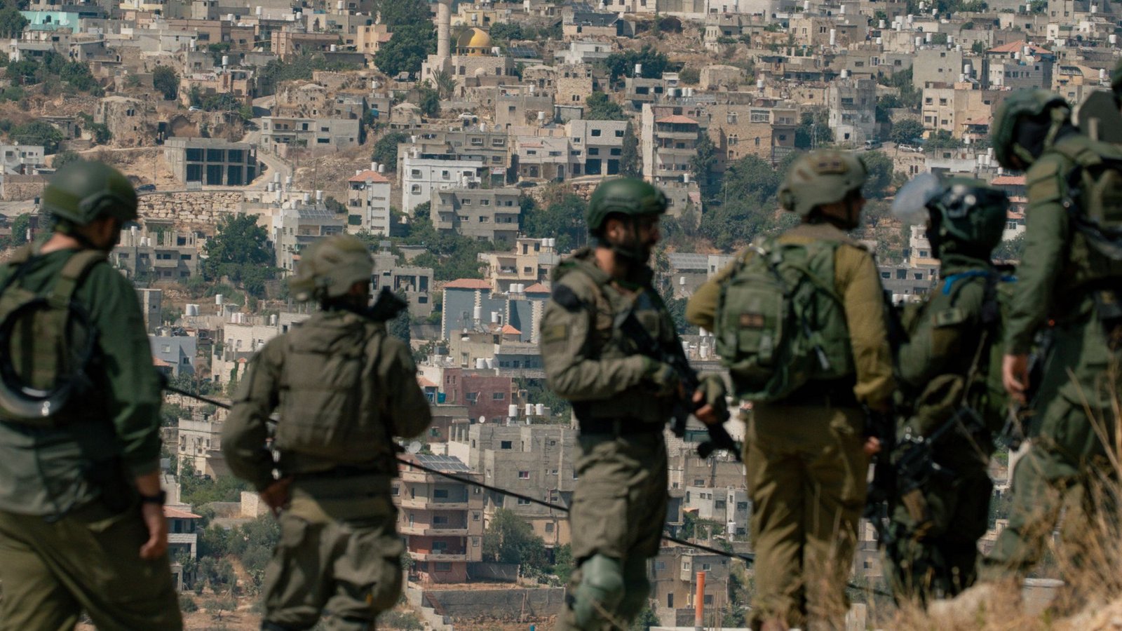 Im Westjordanland haben israelische Soldaten am Montag Tränengas gegen eine Gruppe palästinensischer Schulkinder eingesetzt (Archivfoto).Foto: IMAGO/Middle East Images/IMAGO/Wahaj Bani Moufleh