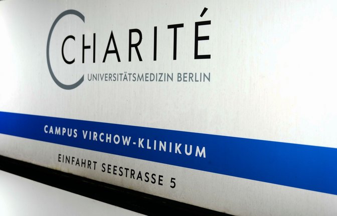 Auf dem Campus Virchow Klinikum der Berliner Charité befindet sich eine Sonderisolierstation zur Behandlung von Patienten mit gefährlichen Infektionskrankheiten. (Archivbild)<span class='image-autor'>Foto: Sven Kaeuler/dpa</span>