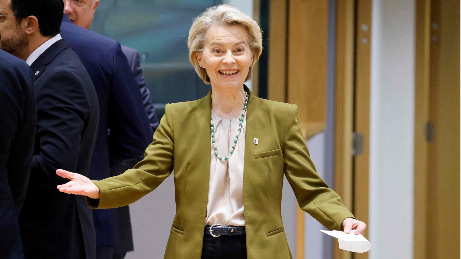 EU-Kommissionschefin Ursula von der Leyen hat viel zu tun in diesen Wochen. Immer wieder begrüßt sie die Staats- und Regierungschefs zu Gipfeln, bei denen der Fahrplan der EU durch die Krise beredet wird.Foto: AFP/LUDOVIC MARIN