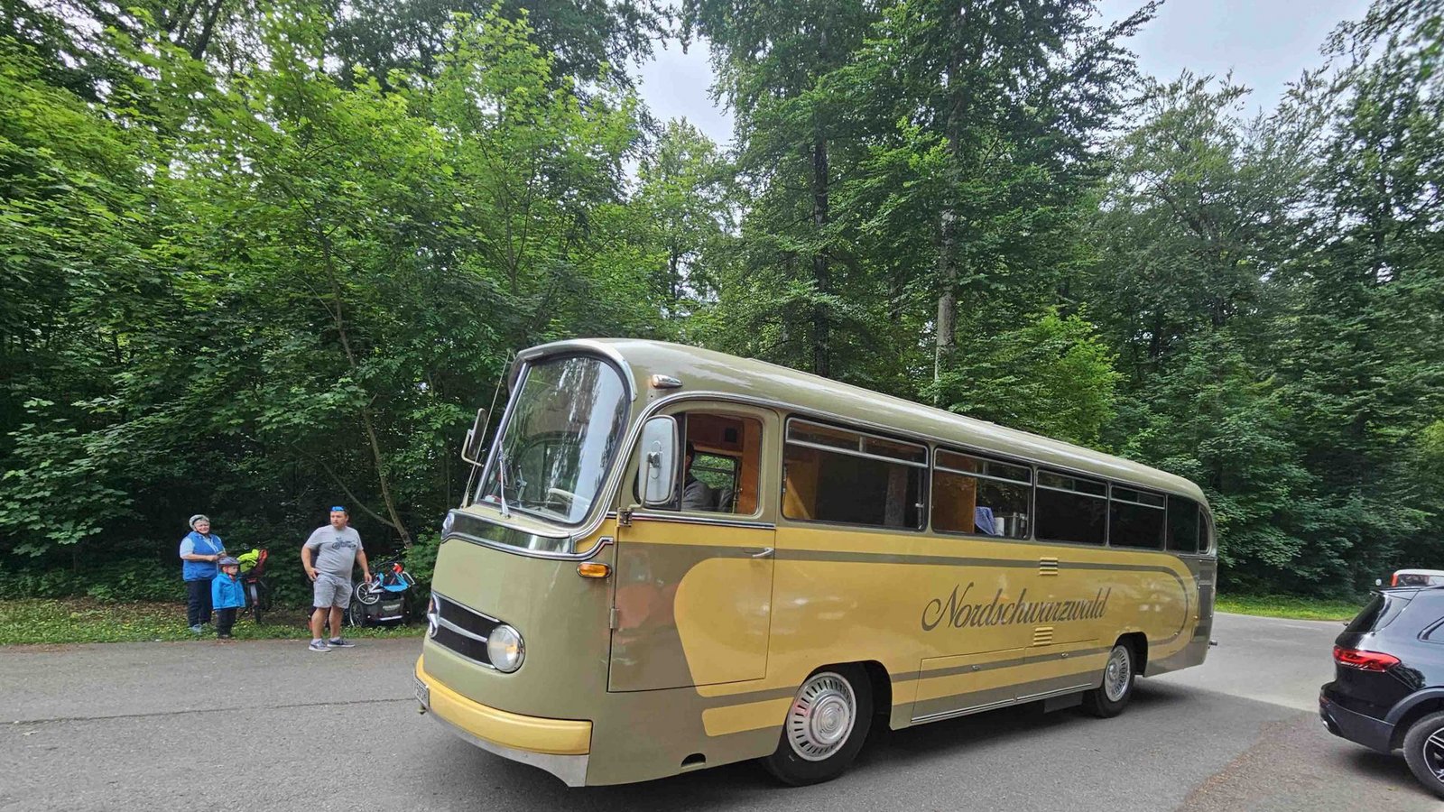 Dieser Bus ist dabei etwas dezenter.Foto: Andreas Rosar Fotoagentur-Stuttg