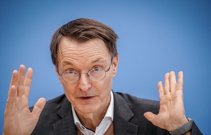 Karl Lauterbach will das Cannabisgesetz am 1. April in Kraft treten lassen.<span class='image-autor'>Foto: dpa/Kay Nietfeld</span>