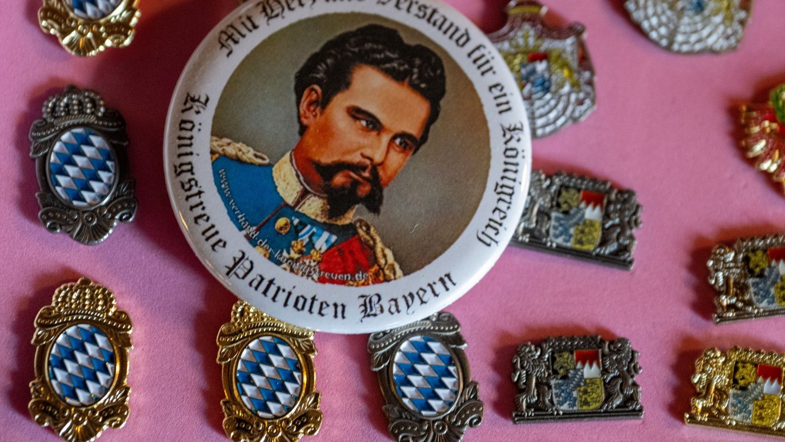 Der bayerische Märchenkönig Ludwig II., der am Ende seines Lebens für unzurechnungsfähig erklärt wurde, gilt als Vertreter der Kategorie "verrückter König". Auch wenn über seinen psychischen Zustand gestritten wird, verhielt er sich zumindest hochgradig irrational (Archivbild).Foto: Stefan Puchner/dpa