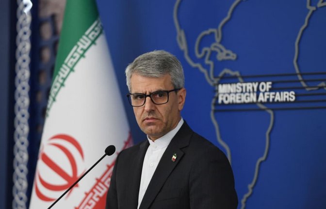 Ismail Baghai, Sprecher des iranischen Außenministeriums, nimmt an einer Pressekonferenz teil. (Archivbild).<span class='image-autor'>Shadati/XinHua/dpa</span>