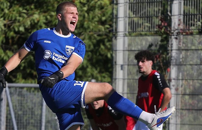 Nach dem Elfmeter zum 3:2 des TSV Berg schreit der ehrgeizige Torwart Luca Pellino seinen Frust heraus.<span class='image-autor'>Andreas Gorr</span>