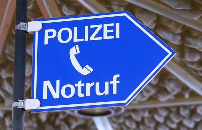 Vermeintliche Klimaschützer haben den Notruf missbraucht (Symbolbild).<span class='image-autor'>Foto: IMAGO/Maximilian Koch</span>