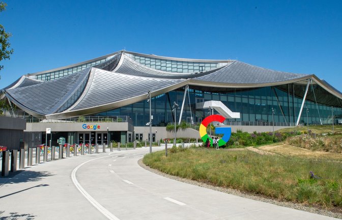 Googles Anzeigenerlöse sind der Geldbringer des Internet-Konzerns. (Archivbild)<span class='image-autor'>Foto: Andrej Sokolow/dpa</span>