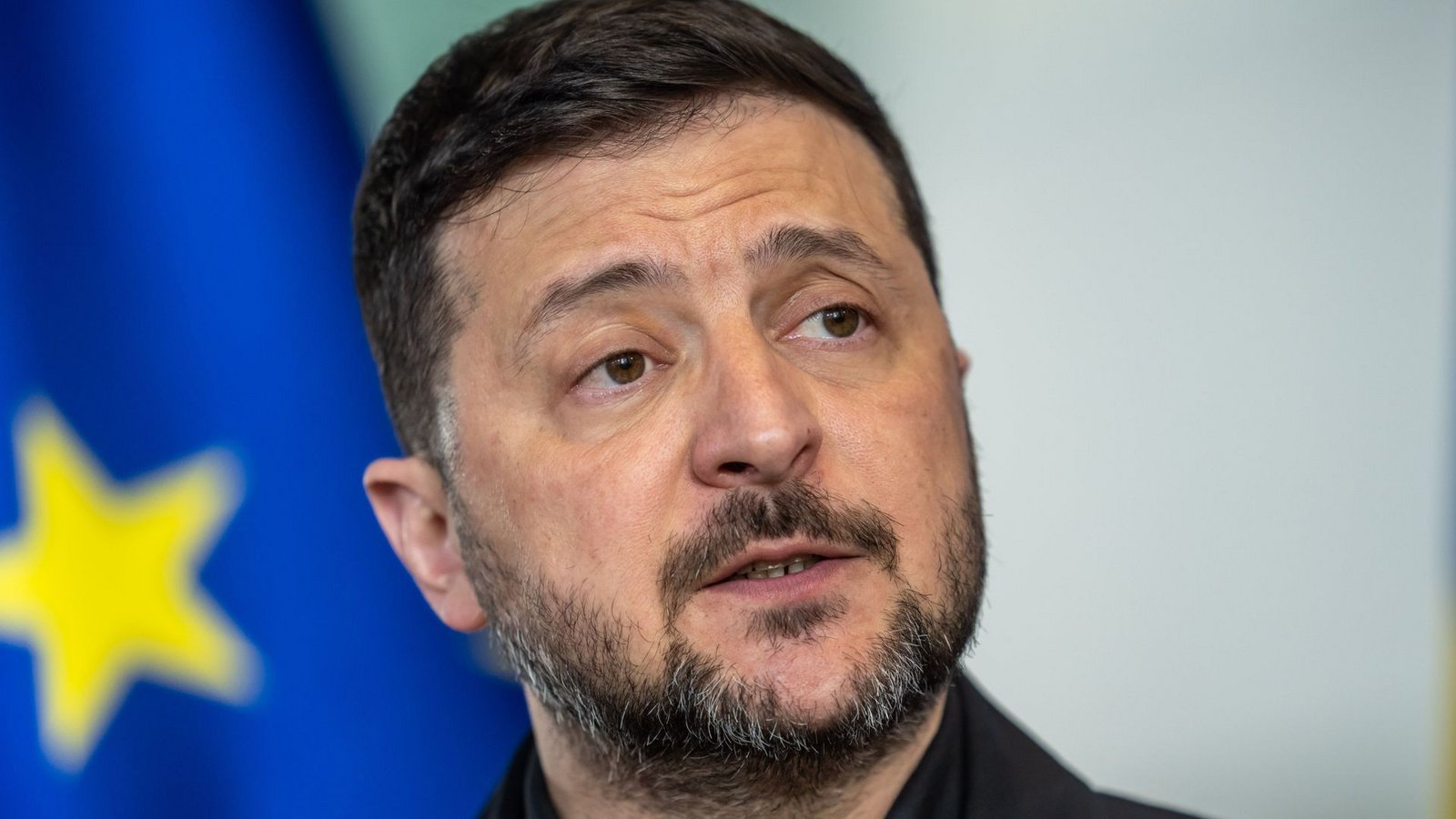 Ukraines Präsident Wolodymyr Selenskyj hat es geschafft, er hat sein Land trotz des Krieges an die EU herangeführt. Vor der endgültigen Aufnahme des Landes steht allerdings ein langer Reformprozess.Foto: Michael Kappeler/dpa Ukraines Präsident Wolodymyr Selenskyj hat es geschafft, er hat sein Land trotz des Krieges an die EU herangeführt. Vor der endgültigen Aufnahme des Landes steht allerdings ein langer Reformprozess.Foto: Michael Kappeler/dpa