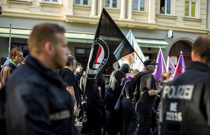 Solidaritätsdemo für die Linksextremistin Lina E. – Am stärksten polarisiert sind Anhängerinnen und Anhänger linker Parteien mit progressiven Positionen.<span class='image-autor'>Foto: imago//Andreas Friedrichs</span>