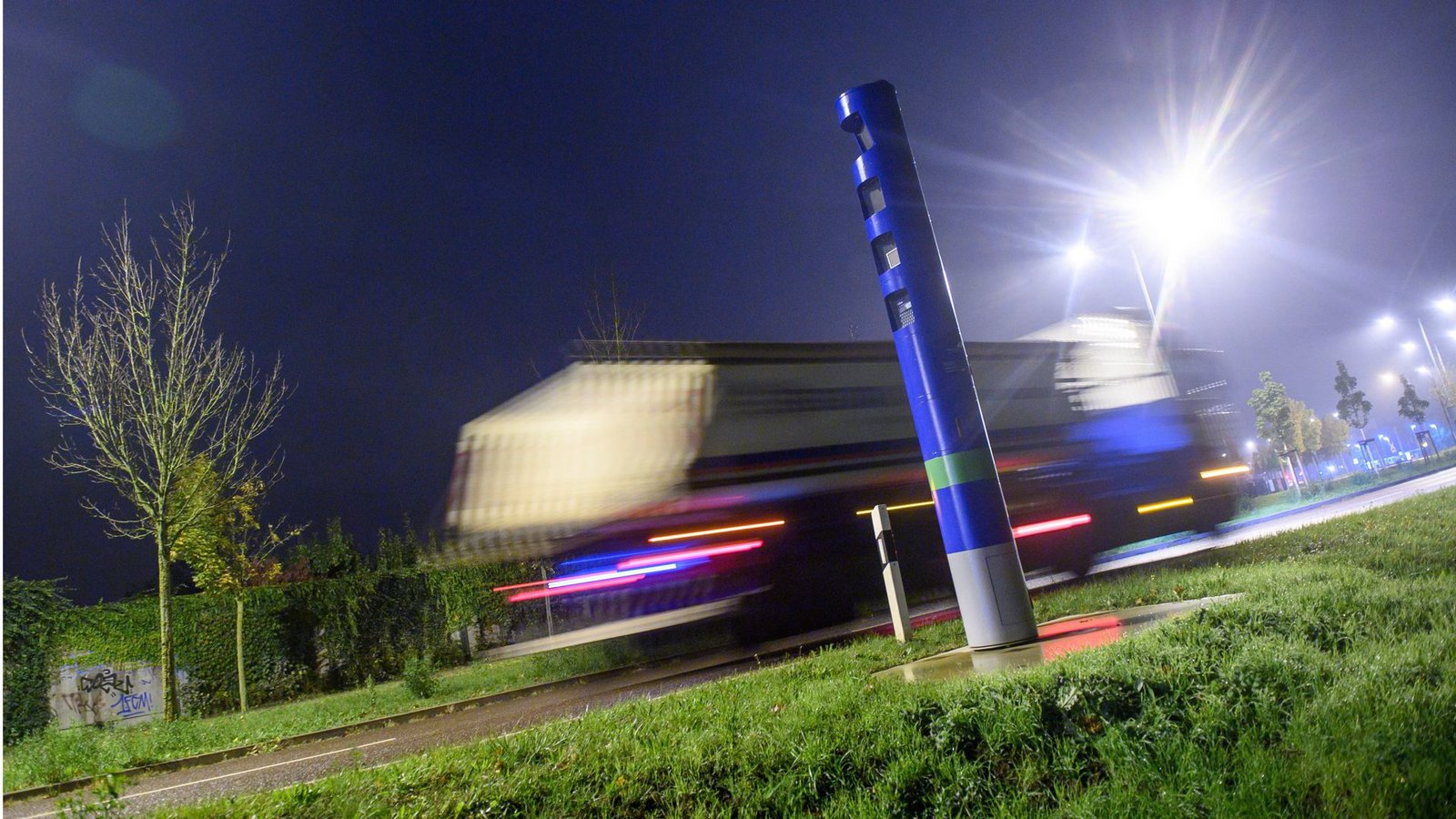 Lastwagenfahrten könnten in Baden-Württemberg auch auf Landesstraßen teurer werden.Foto: dpa/Klaus-Dietmar/ Gabbert Lastwagenfahrten könnten in Baden-Württemberg auch auf Landesstraßen teurer werden.Foto: dpa/Klaus-Dietmar/ Gabbert