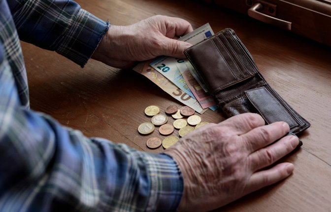 Auch in Deutschland gibt es Armut. Erfahren Sie, wann man in Deutschland als arm gilt. Alles Wichtige im Überblick.<span class='image-autor'>Foto: Stramp / Shutterstock.com</span>