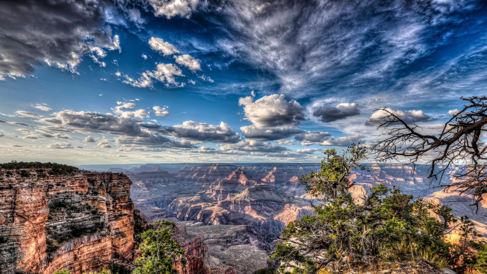 Der Grand Canyon zählt zu den größten und erhabensten Naturwundern der Erde. Der vom Colorado River durchflossene, von steilen Felswänden gesäumte Canyon ist 450 Kilometer lang, zwischen 6 und 30 Kilometer breit und bis zu 1800 Meter tief.Foto: Imago/Cavan Images Der Grand Canyon zählt zu den größten und erhabensten Naturwundern der Erde. Der vom Colorado River durchflossene, von steilen Felswänden gesäumte Canyon ist 450 Kilometer lang, zwischen 6 und 30 Kilometer breit und bis zu 1800 Meter tief.Foto: Imago/Cavan Images