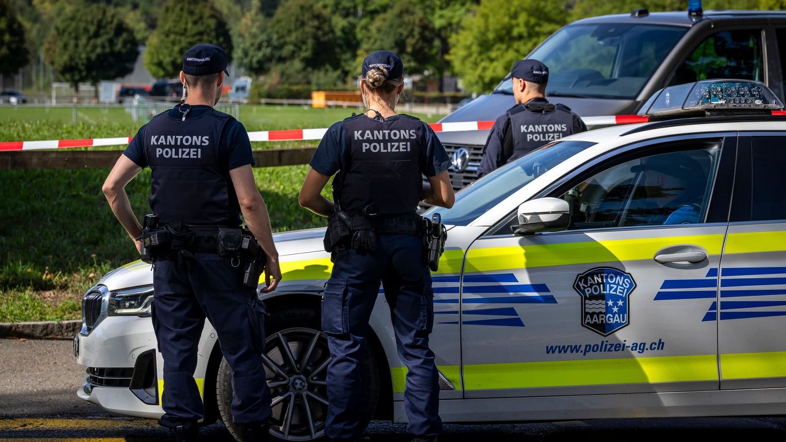 Die Polizei hat Projektile und Munitionsspuren mehrerer Waffentypen gefunden.Michael Buholzer/KEYSTONE/dpa Die Polizei hat Projektile und Munitionsspuren mehrerer Waffentypen gefunden.Michael Buholzer/KEYSTONE/dpa