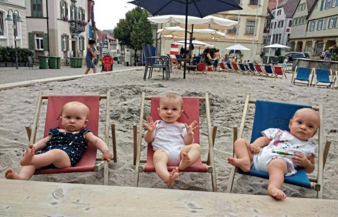 Gemeinsames Abhängen beim Vaihinger Strandleben. Foto: Eberle