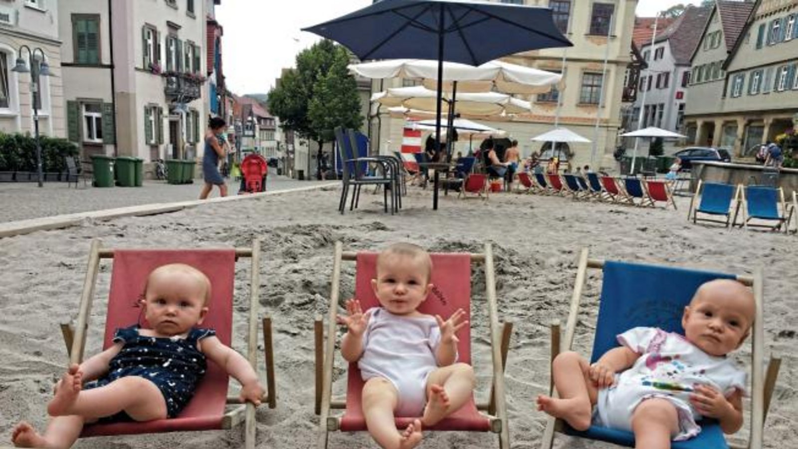 Gemeinsames Abhängen beim Vaihinger Strandleben. Foto: Eberle