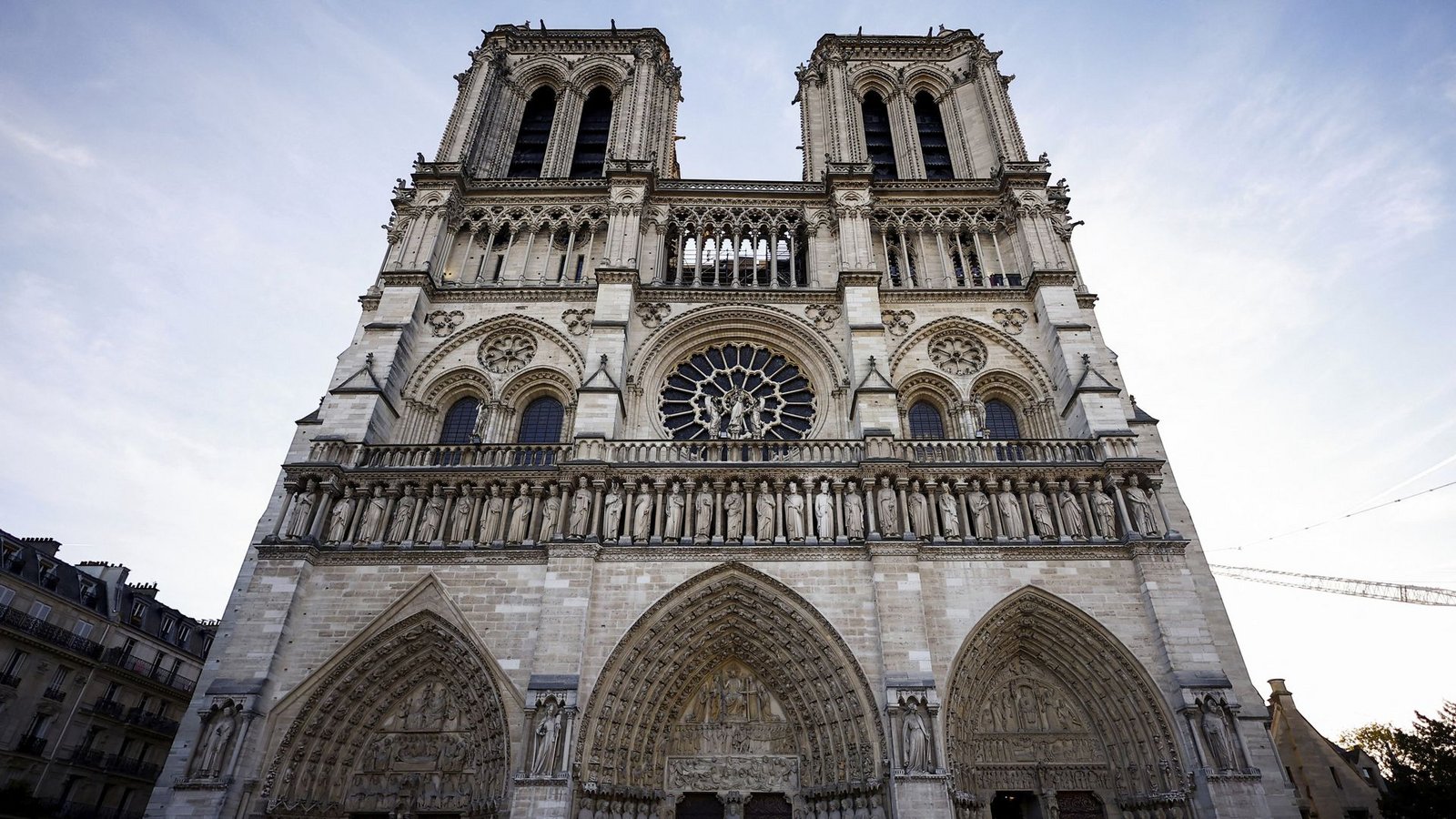 Dei Kathedrale Notre-Dame wird nach dem Großbrand 2019 nun wieder eröffnet. (Archivbild)Foto: dpa/Sarah Meyssonnier Dei Kathedrale Notre-Dame wird nach dem Großbrand 2019 nun wieder eröffnet. (Archivbild)Foto: dpa/Sarah Meyssonnier